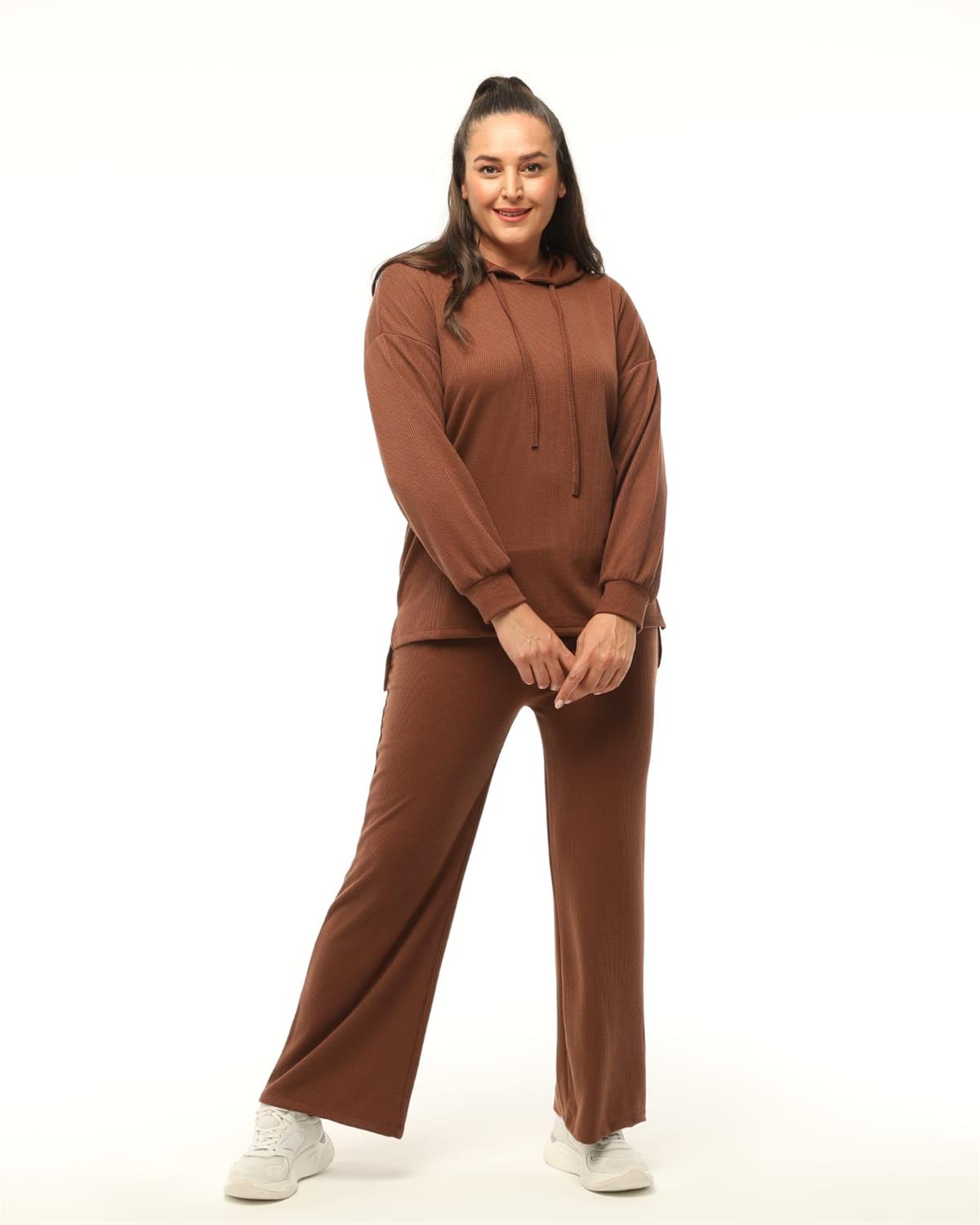 Büyük Beden Yumoş Kumaş İnce Fitilli Kahverengi Takım