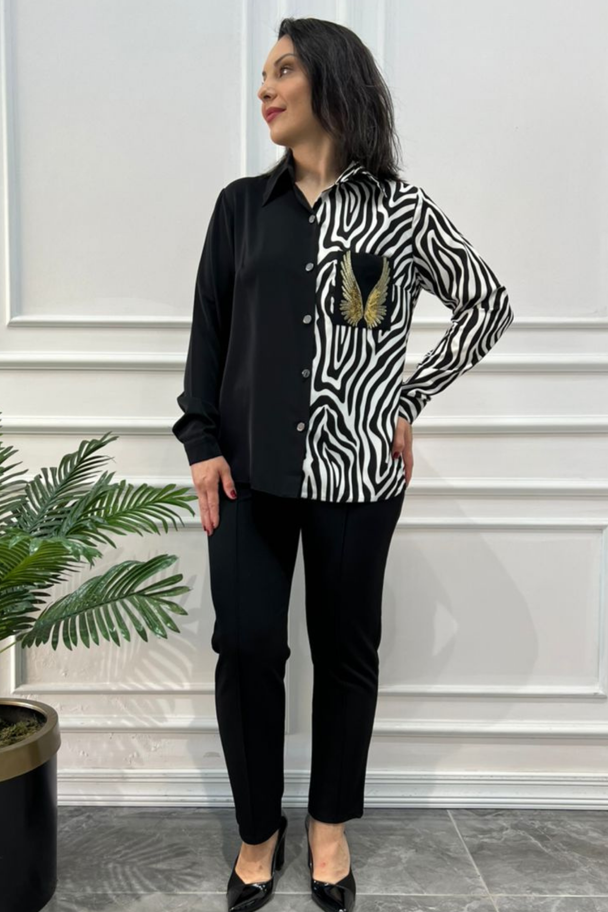 Büyük Beden Saten Yarısı Zebra Desenli Gömlek