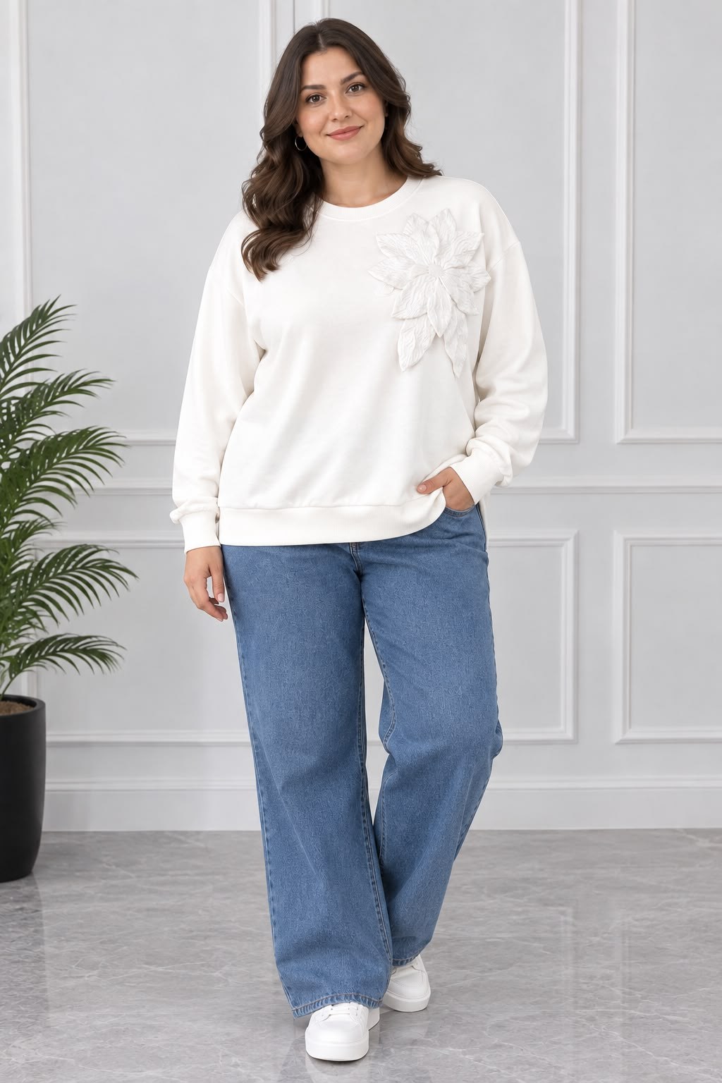 Çiçek Detaylı Ekru Sweatshirt