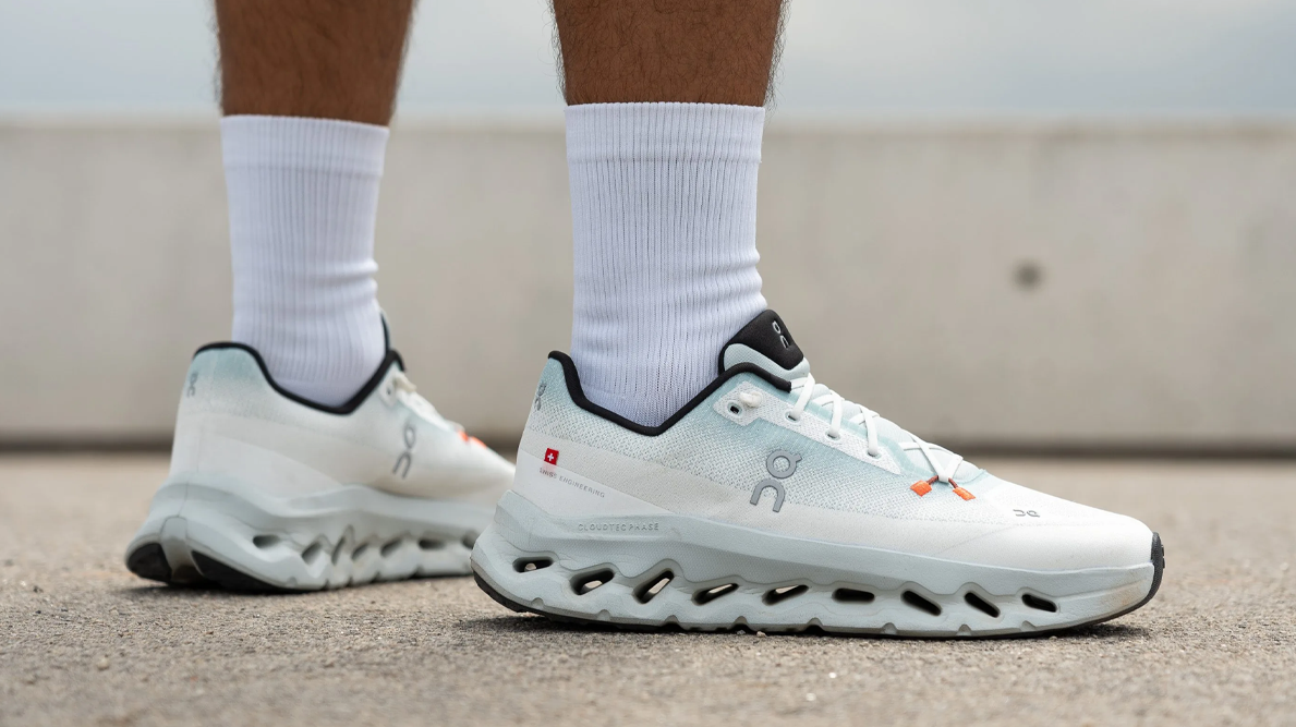 On Cloudtilt: Şehrin Ritmine Uyum Sağlayan Yenilikçi Sneaker