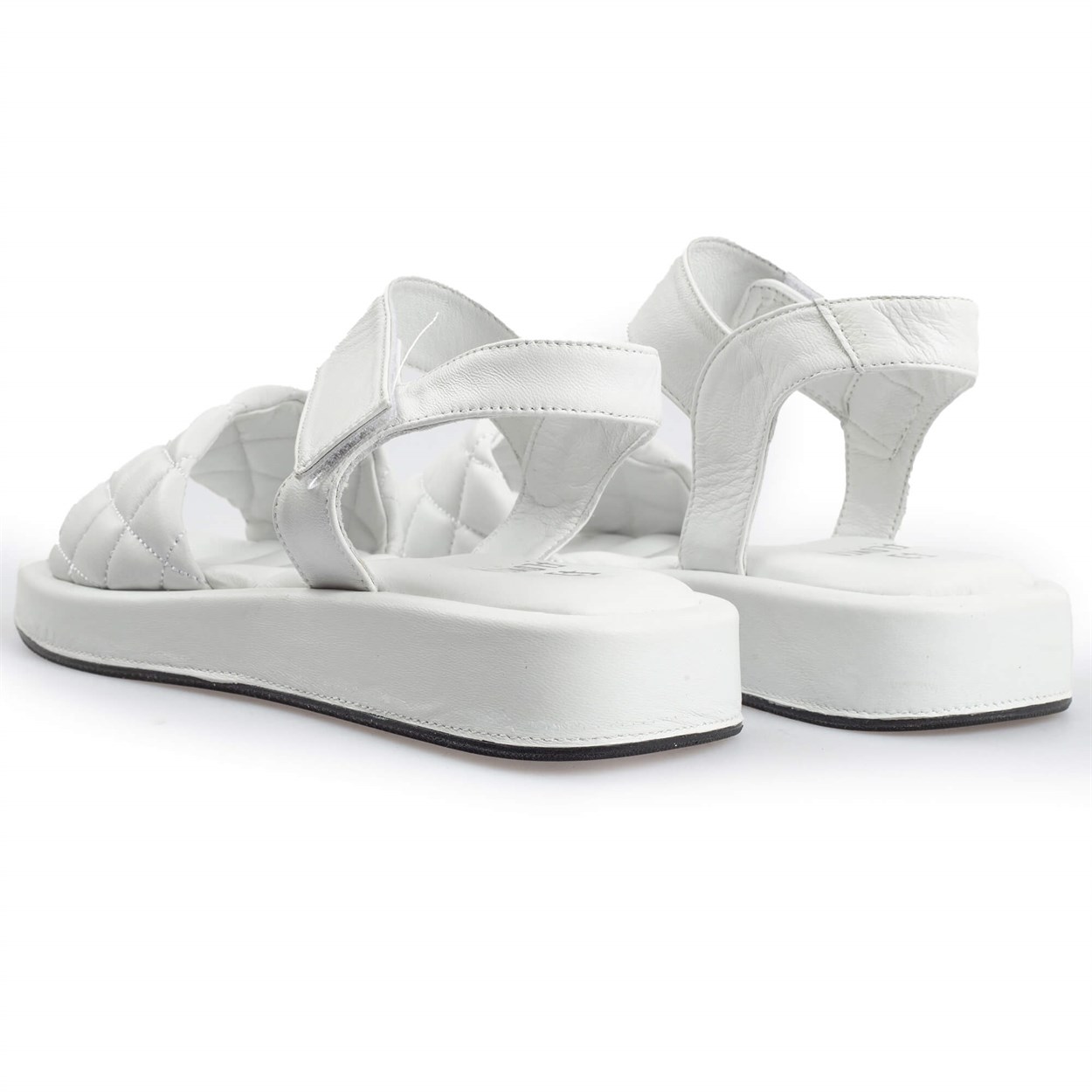 Beyaz Deri Kapitoneli Kadın Sandalet | Flower Ayakkabı