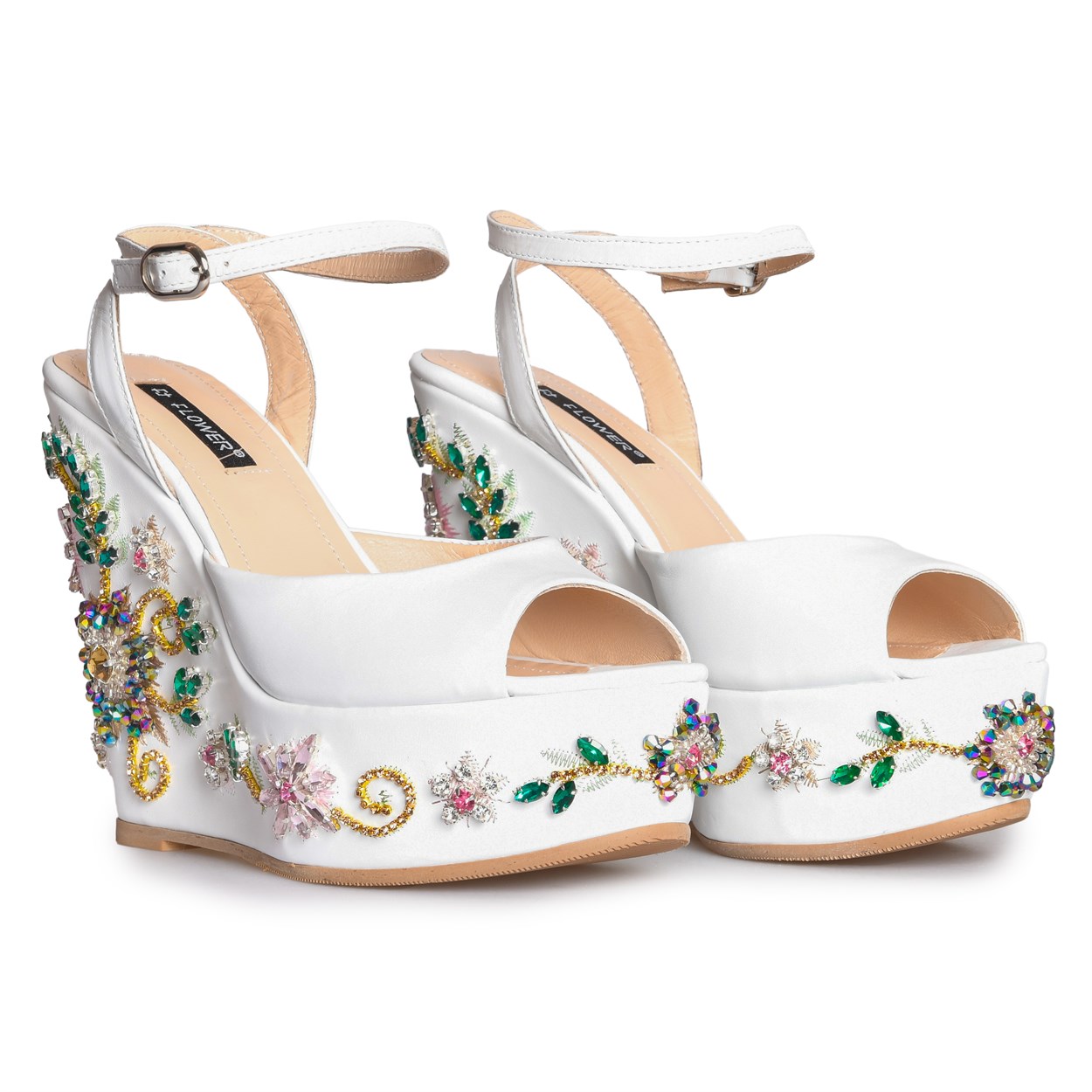 Flower Ayakkabı | Beyaz Deri Taş Detaylı Dolgu Topuklu Sandalet