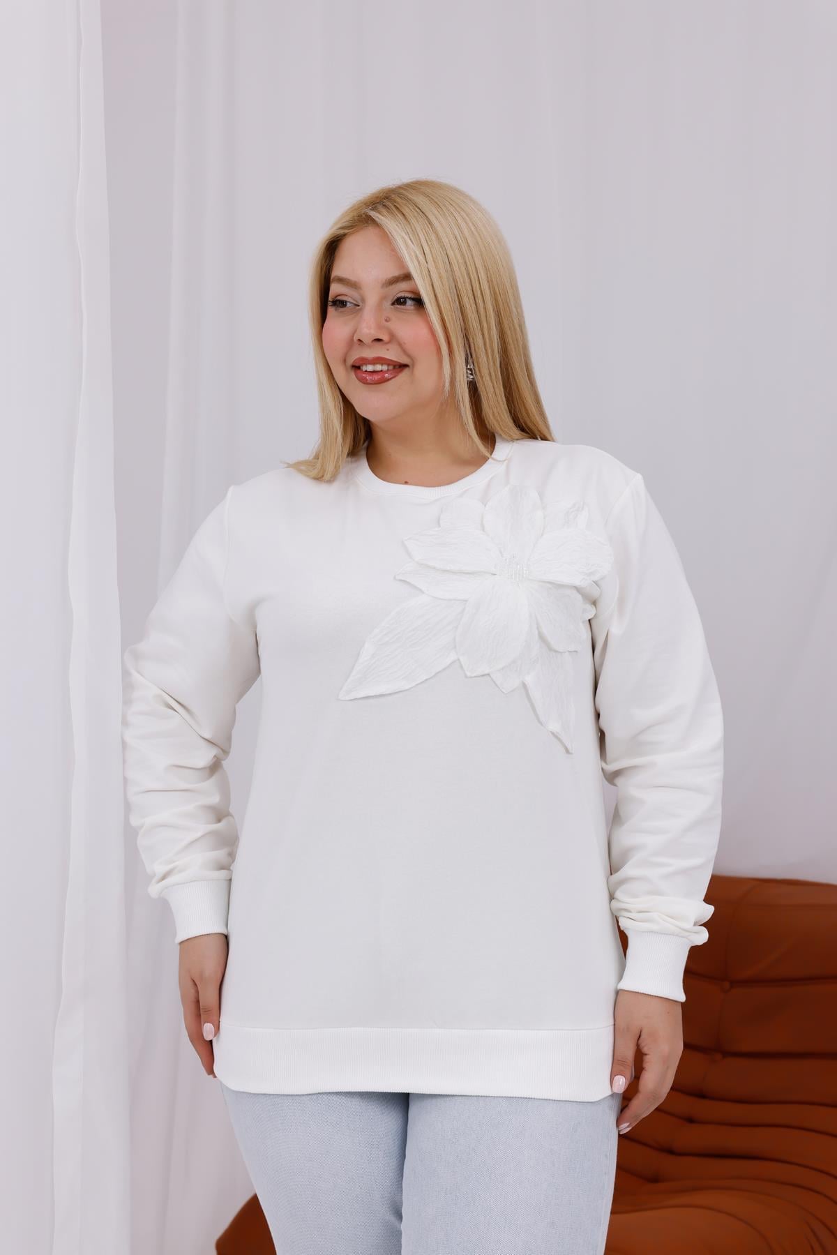 Uzun Kol Bluz Büyük Beden Çiçek Motifli Sweatshirt