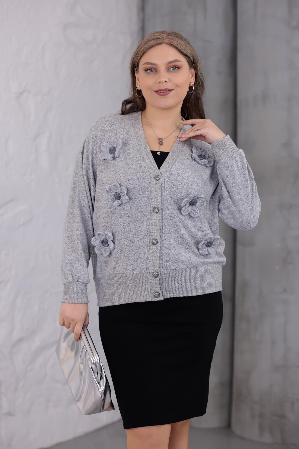Büyük Beden Çiçek Detaylı Yumoş Hırka