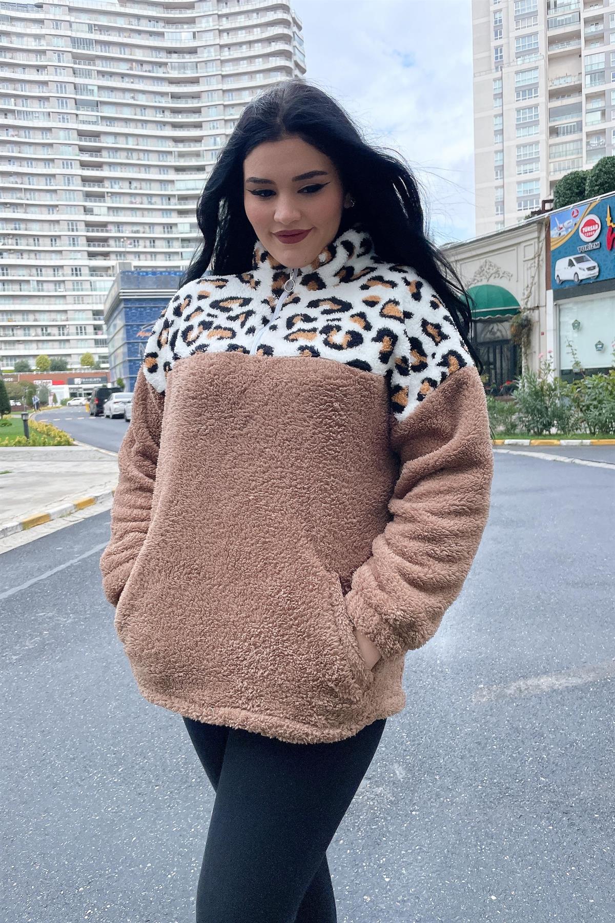 Mont Büyük Beden Fermuarlı Pofuduk Peluş Mont Leopar