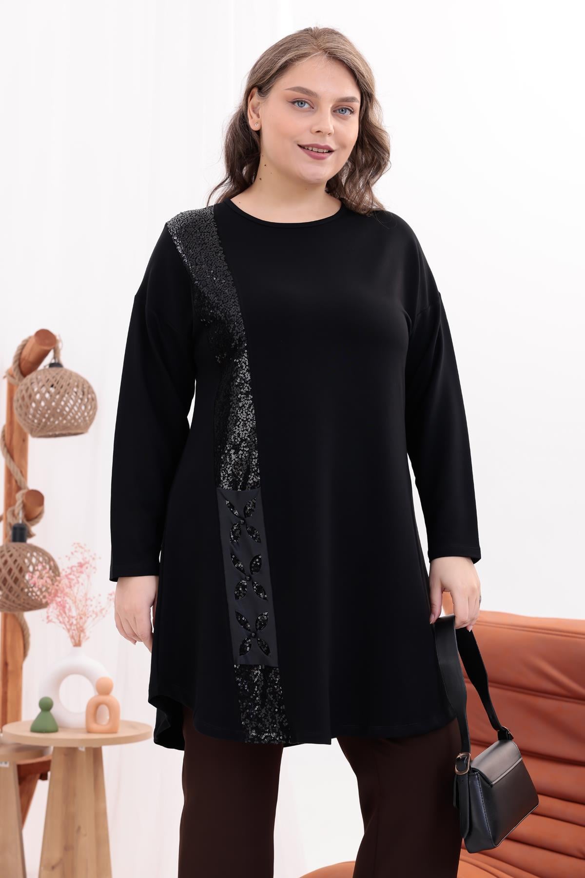 Büyük Beden Pul İşlemeli Tunik Bluz
