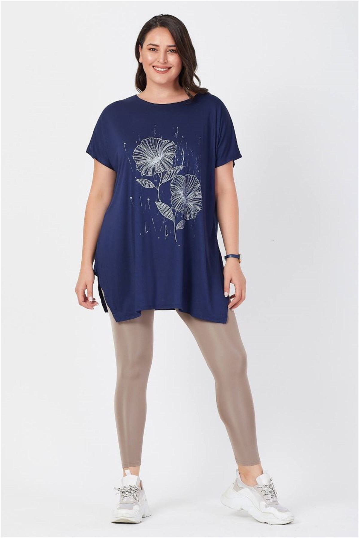 Tshirt Büyük Beden Salaş Sümbül Çiçek Baskılı T-Shirt Lacivert