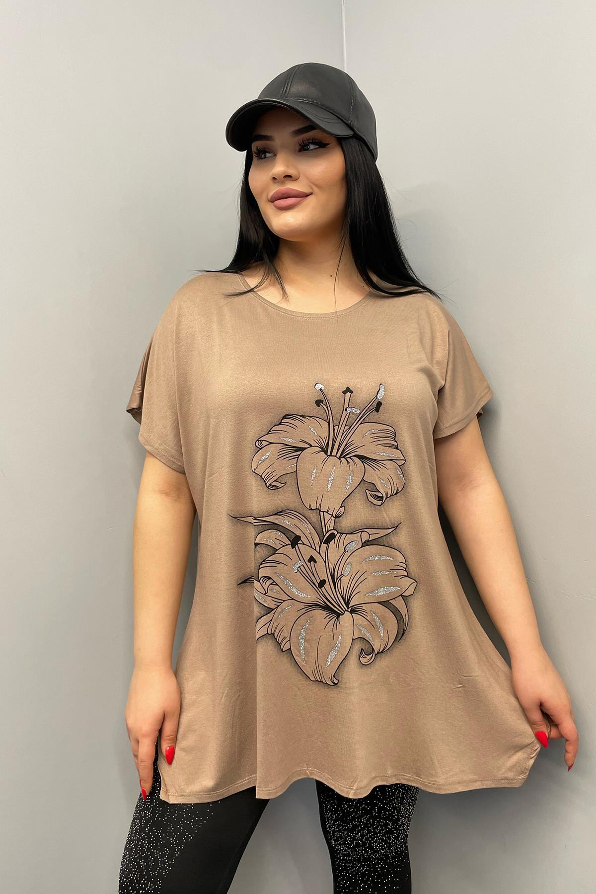 Tshirt Büyük Beden Salaş Zambak Çiçek Baskılı T-Shirt Bej