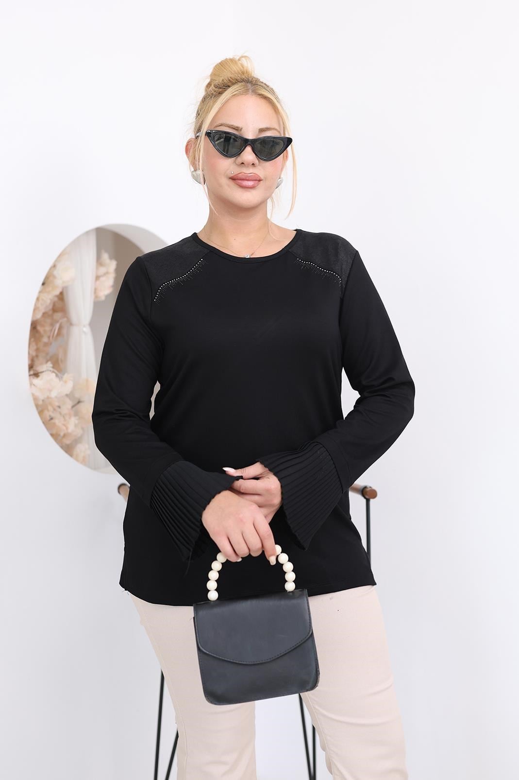 Büyük Beden Taşlı Kolları Şifon Detaylı Bluz