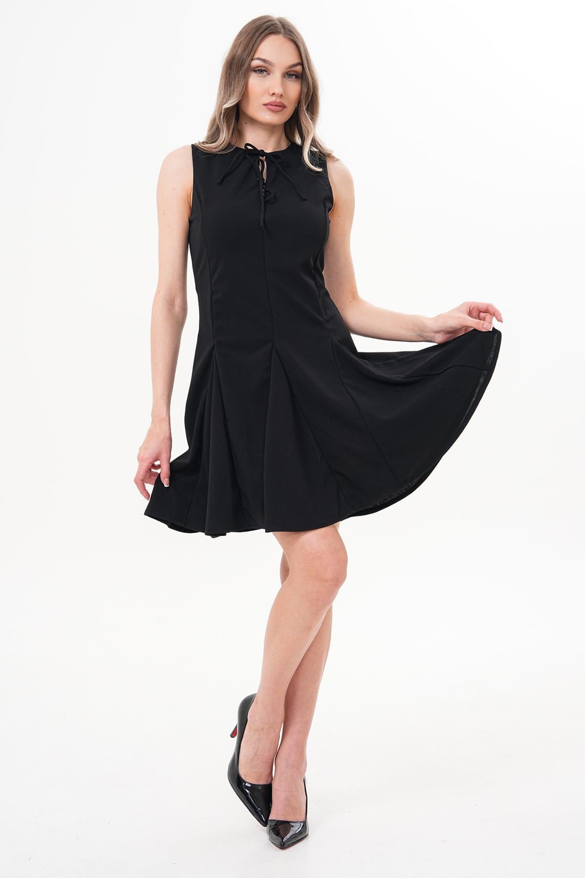 Elbise Fiyonk Detaylı Kloş Elbise