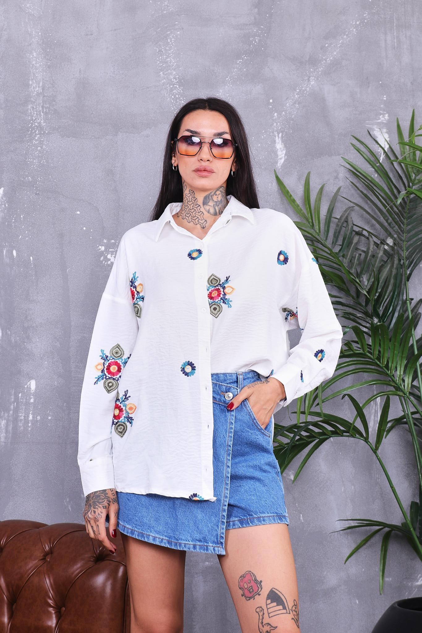 Gömlek Nakış Detaylı Oversize Gömlek