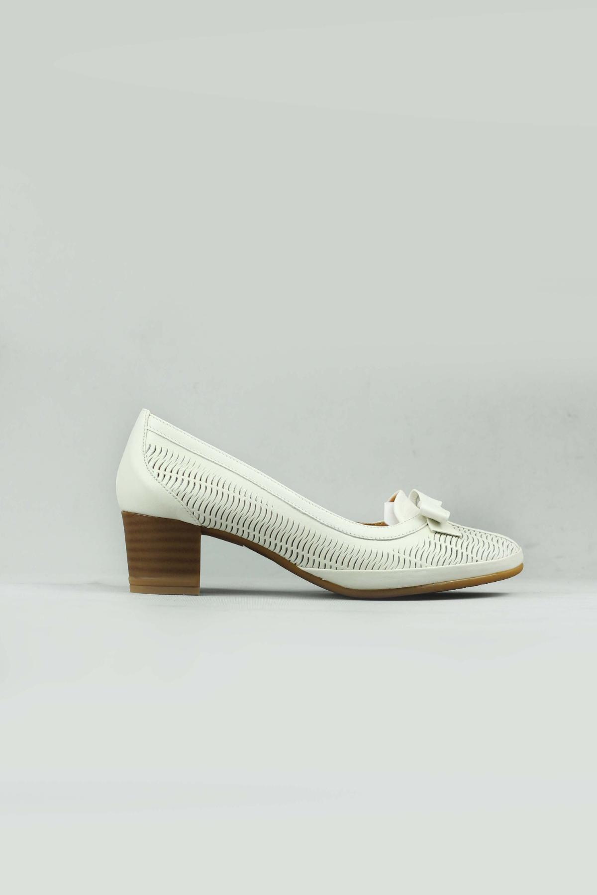 Beety 01.8333 Hakiki Deri Topuklu Fiyonklu Klasik Ayakkabı Kadın