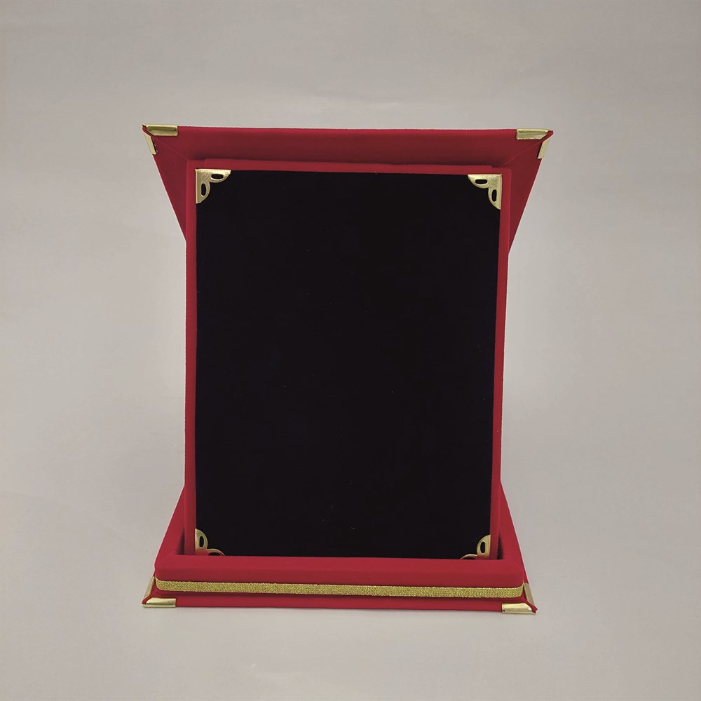 Metal Baskılı PlaketlerKIRMIZI KADİFE KUTULU METAL BASKILI PLAKET ( 15 x 20 cm )