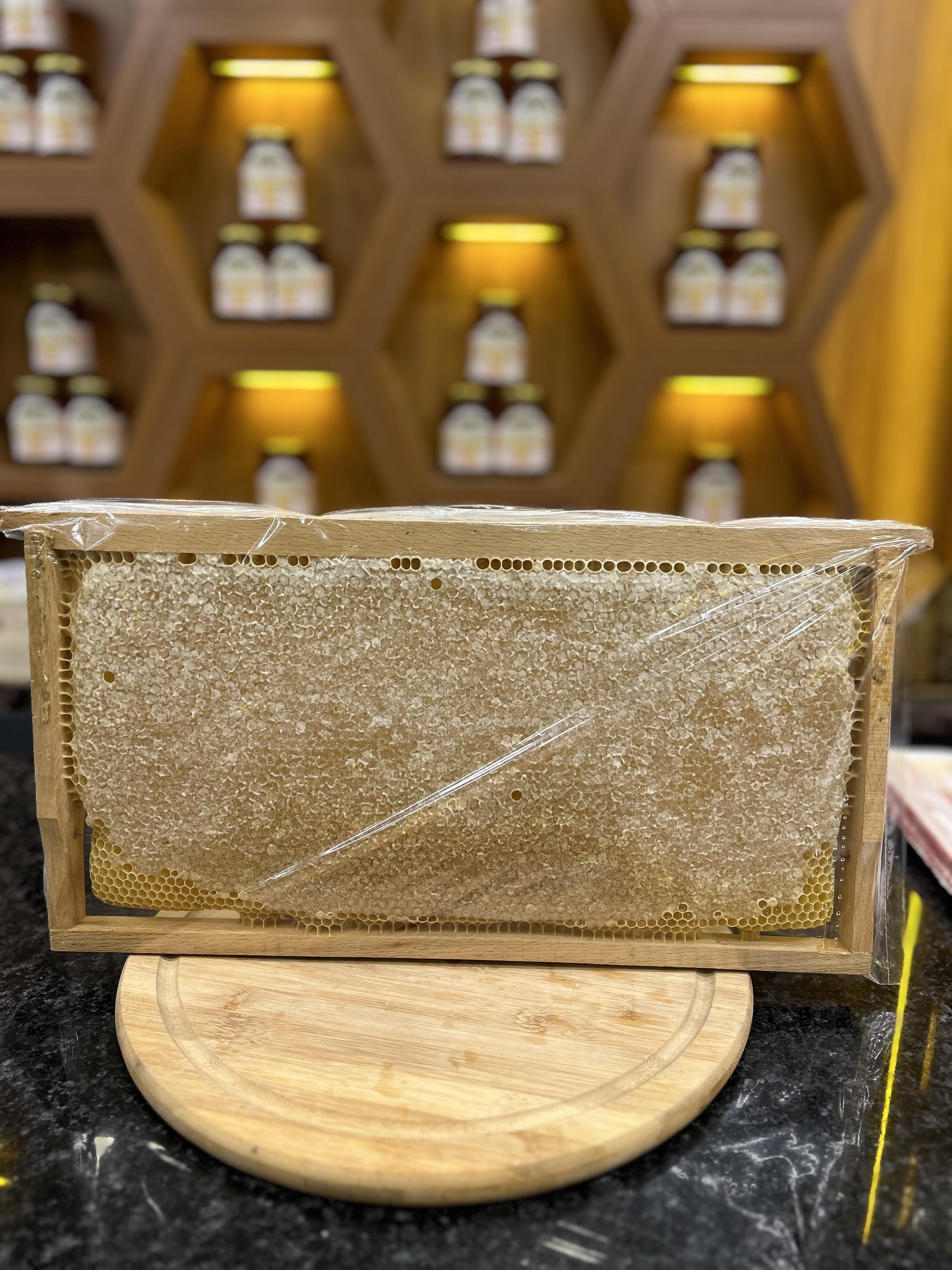 Kars Petek Balı 3 Kg ile 3,500 Kg Arası