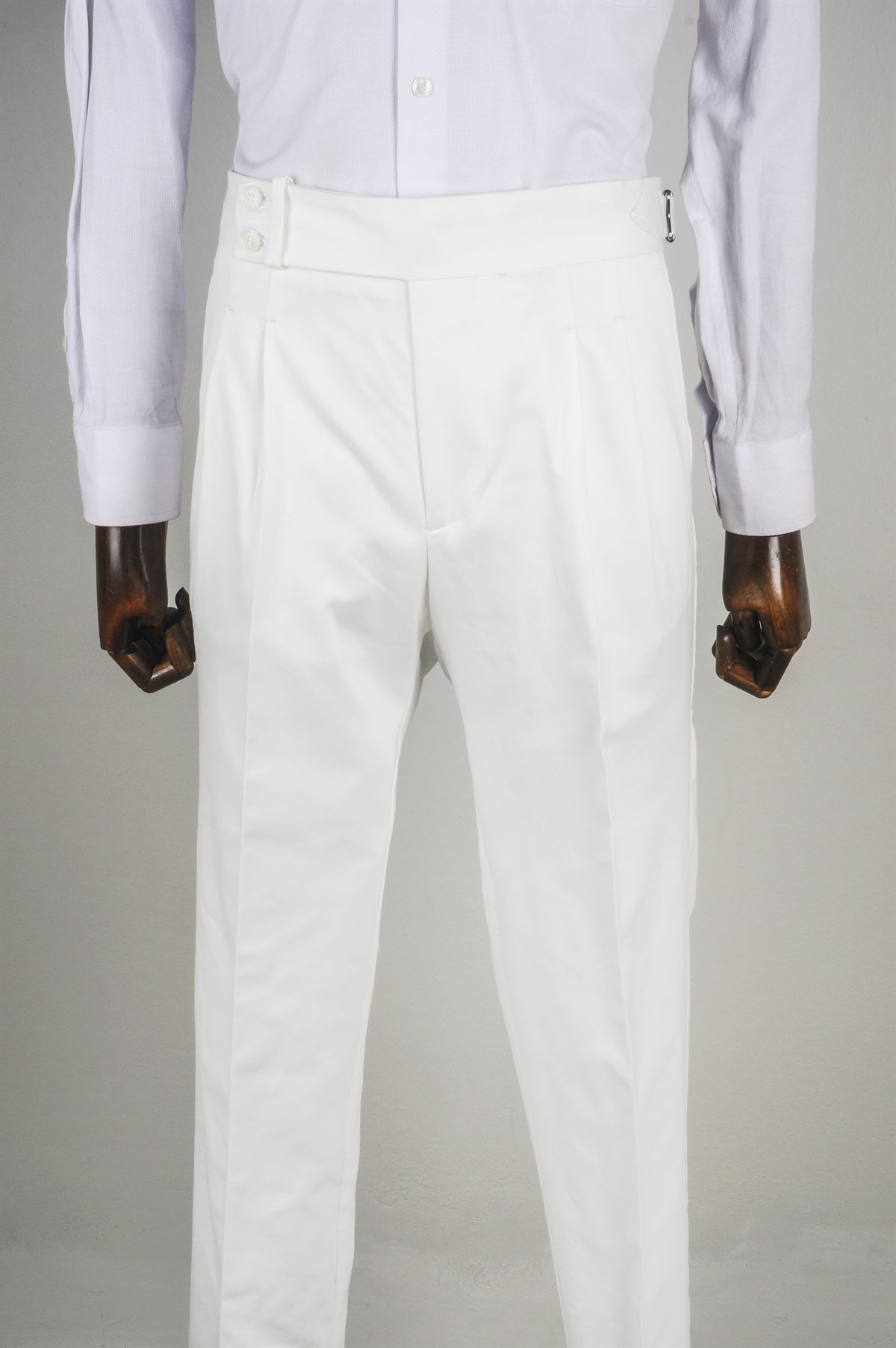 Maserto Beyaz Kemer Detaylı Pantolon Düz Desenli