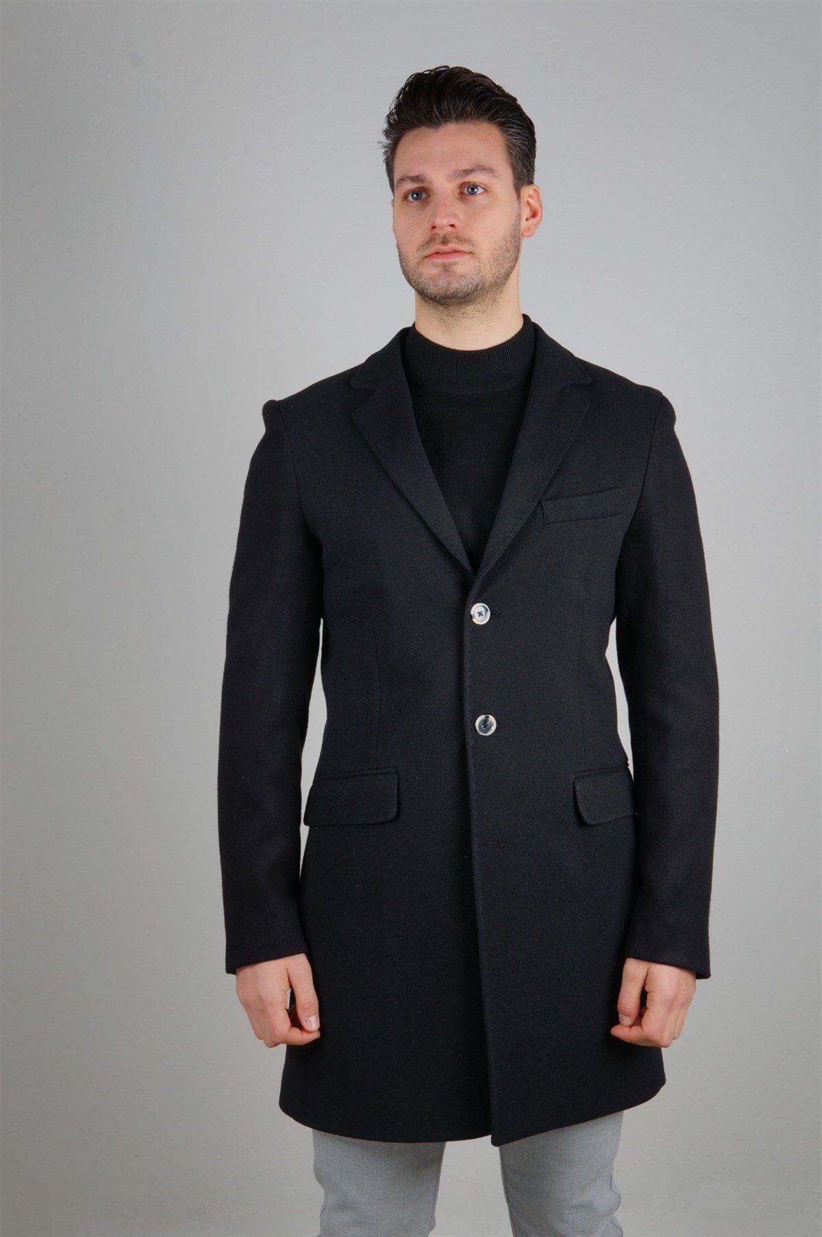 Maserto Mono Yaka Siyah Kaban Düz Desenli