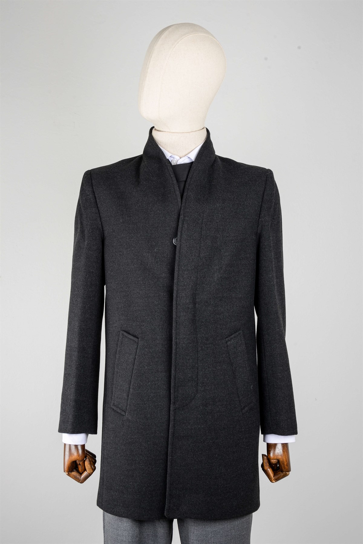 Maserto Siyah Kaban Düz Desenli