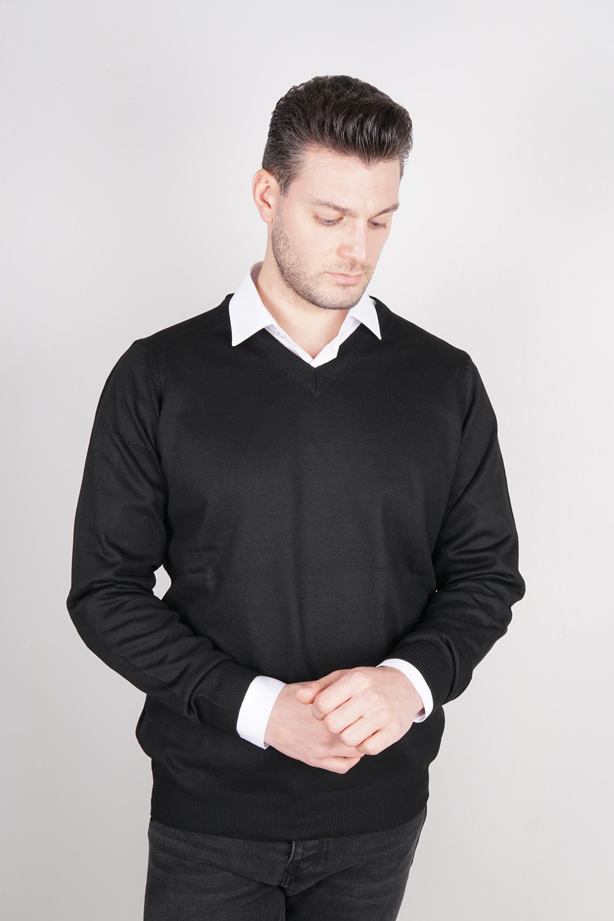 Maserto Siyah V Yaka Tüylenmeyen Triko Kazak