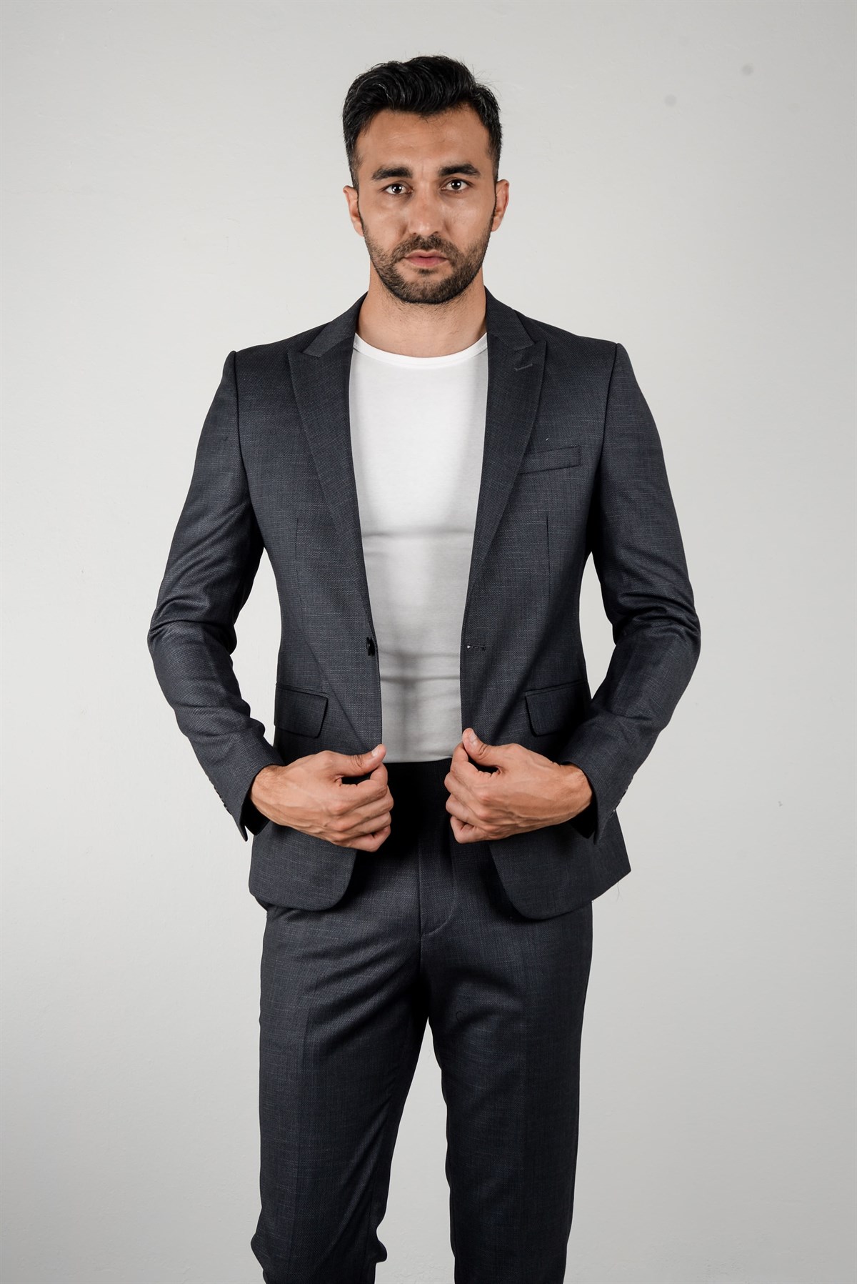 Maserto Slim Fit Gray Suit Dot Patterned