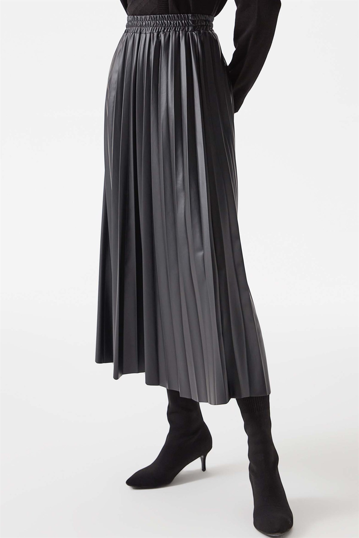 Elastic Waist Plisoley Leather Skirt - Black