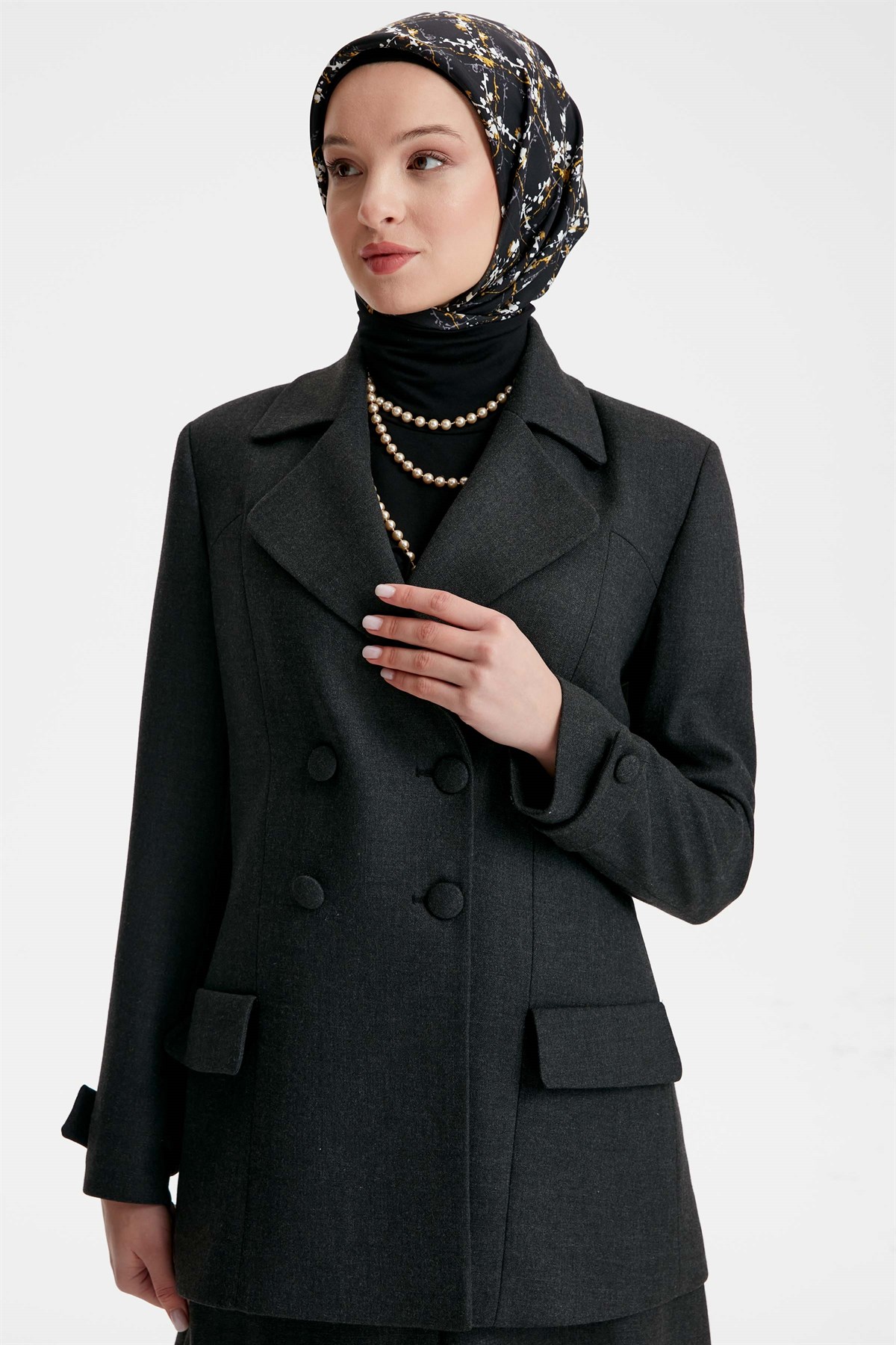 Slip Detailed Jacket With Cruve Button - Black