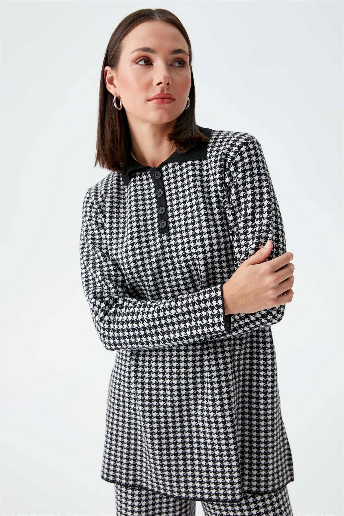 Polo Neck Crowbar Pattern Knitwear Sweater - Black