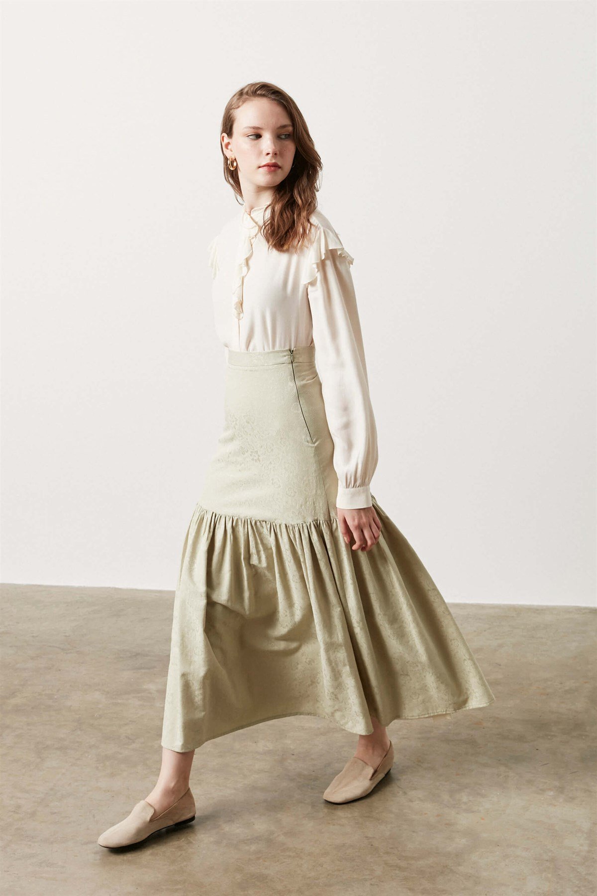 Self Patterned Ruffle Detailed Skirt - Green