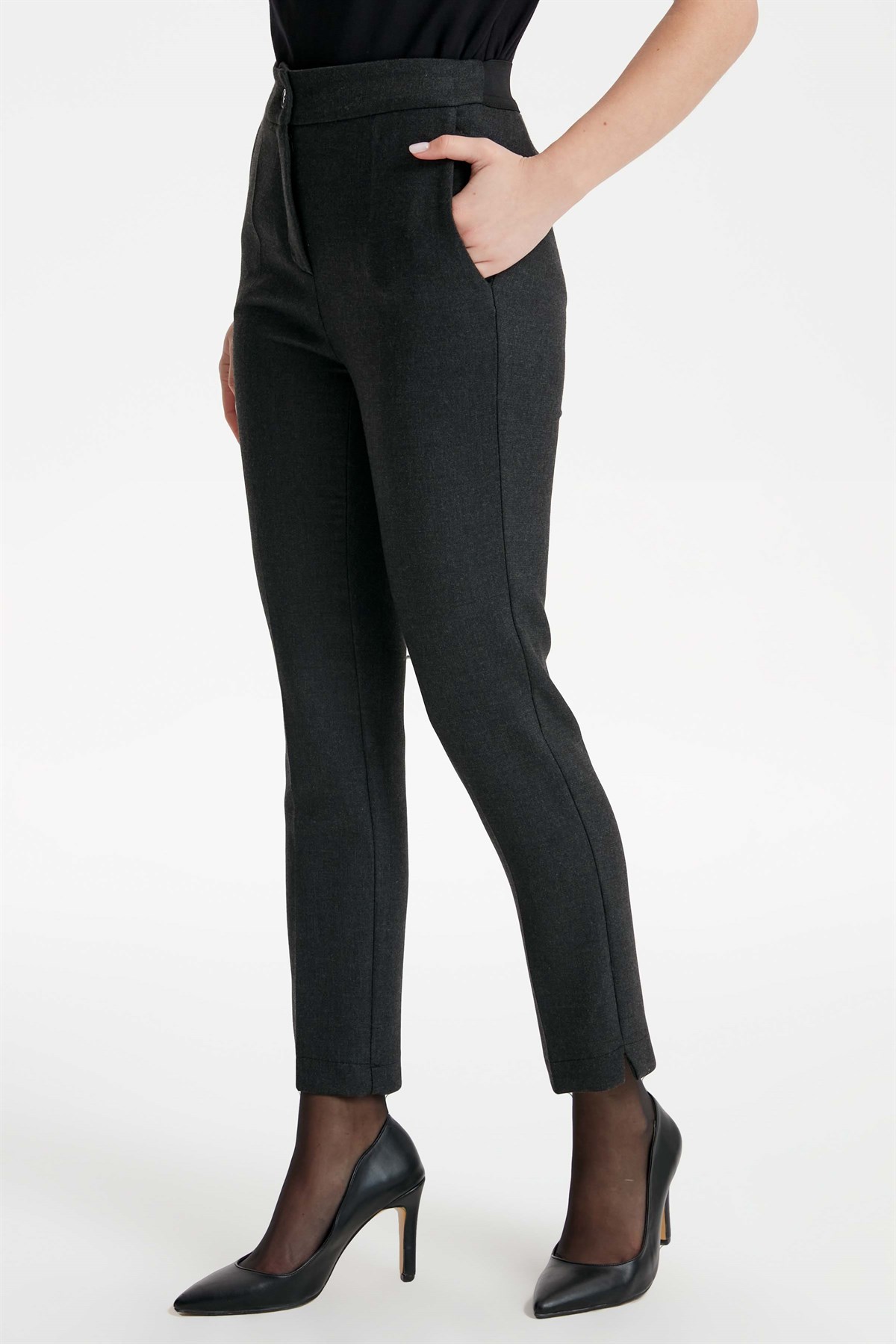 Yüksek Bel Lastikli Yırtmaç Detaylı Pantolon - Siyah