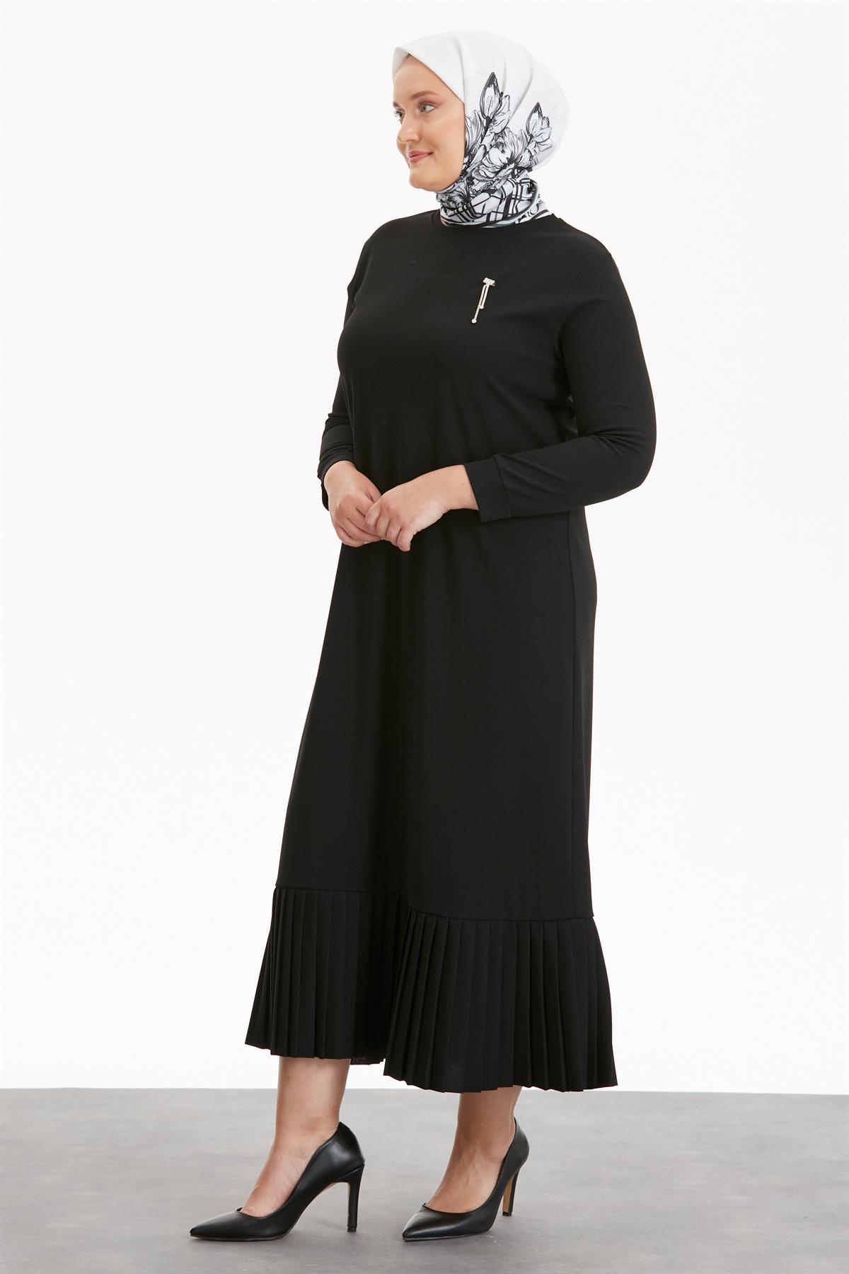 Büyük Beden Etek Ucu Piliseli Elbise - Siyah