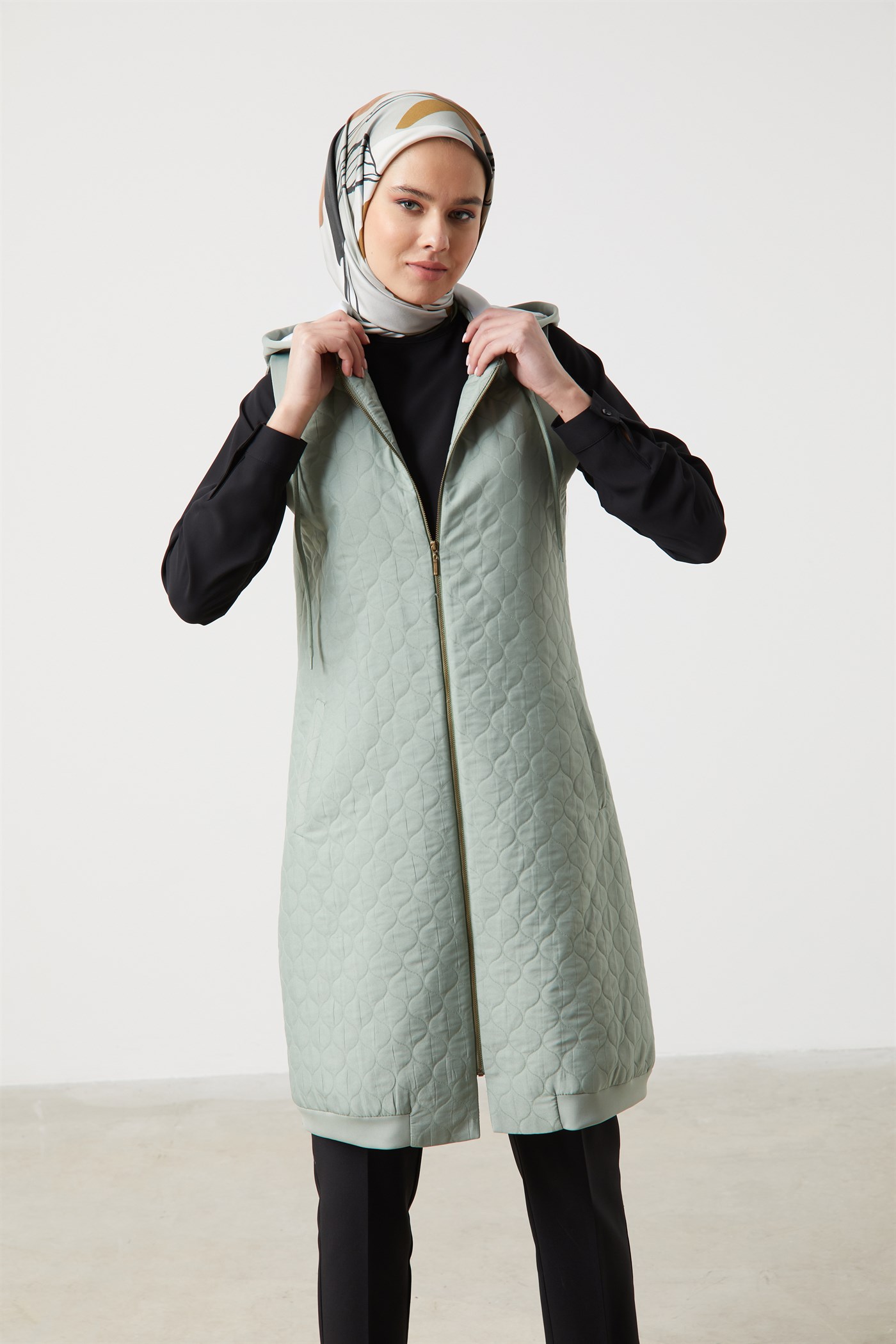 Hooded Zippered Quilted Vest - Mint