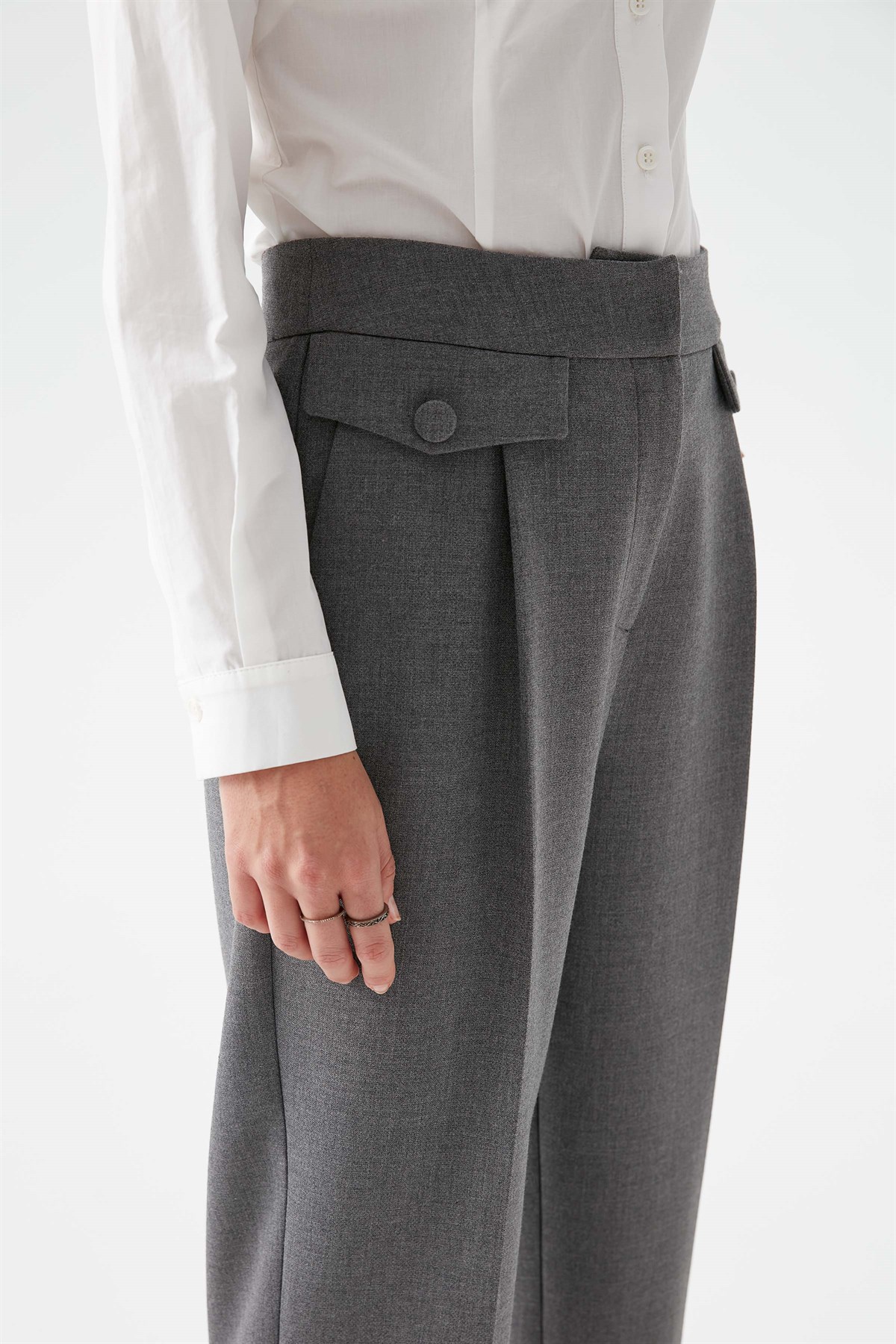 Yüksek Bel Cep Ve Pile Detaylı Pantolon - Füme