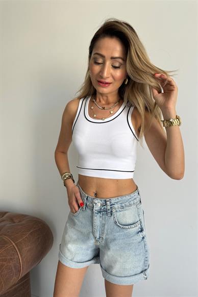 Açık Mavi Taşlamalı Denim Şort