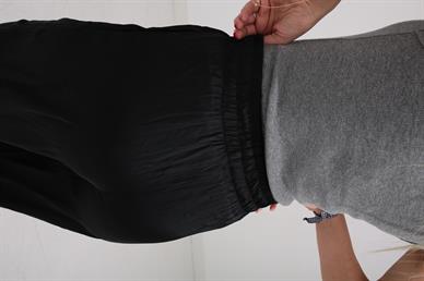 Beli Lastikli Siyah Kraşlı Pantolon