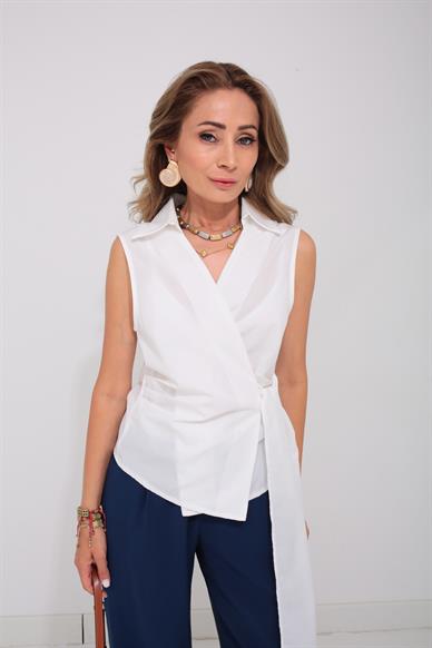 Beyaz Bağlamalı Kolsuz Gömlek