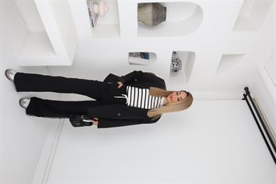 Beyaz Biyeli Siyah Bağcıklı Pantolon