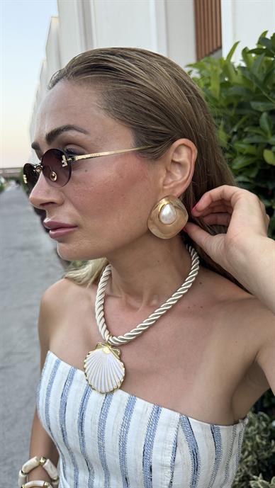 Beyaz Detay Gold Küpe