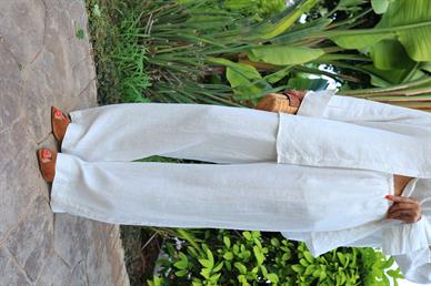 Beyaz Gömlekli Geniş Paça Keten Takım