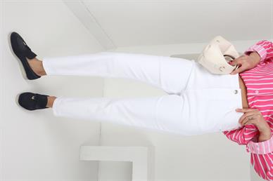 Beyaz Likralı Mom Jean