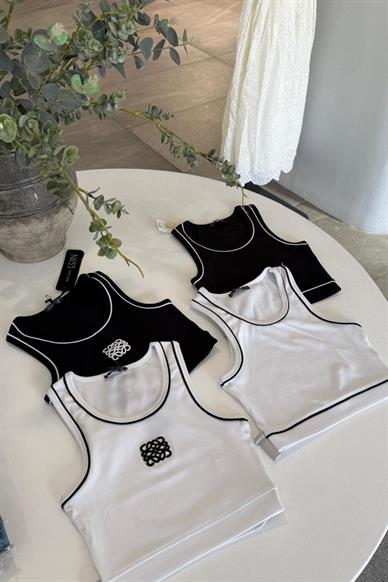 Beyaz Nakışlı Biyeli Crop