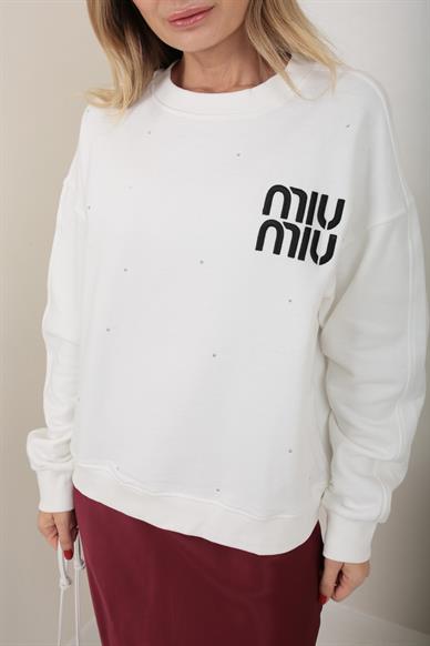 Beyaz Nakışlı Taş Baskılı Sweatshirt