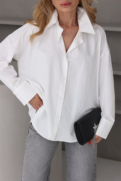 Beyaz Oversize Kesim Gömlek