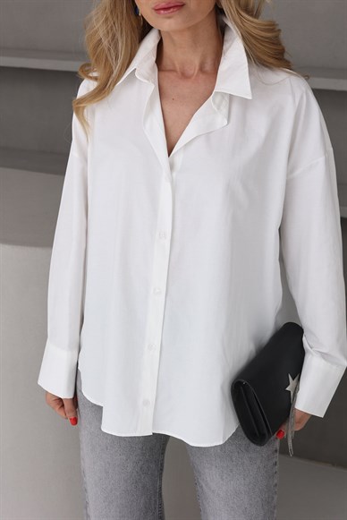 Beyaz Oversize Kesim Gömlek