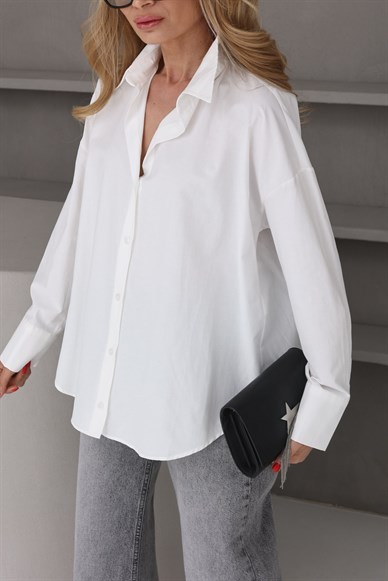 Beyaz Oversize Kesim Gömlek