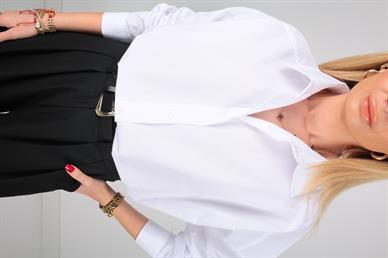 Beyaz Oversize Yanı Yırtmaçlı Gömlek