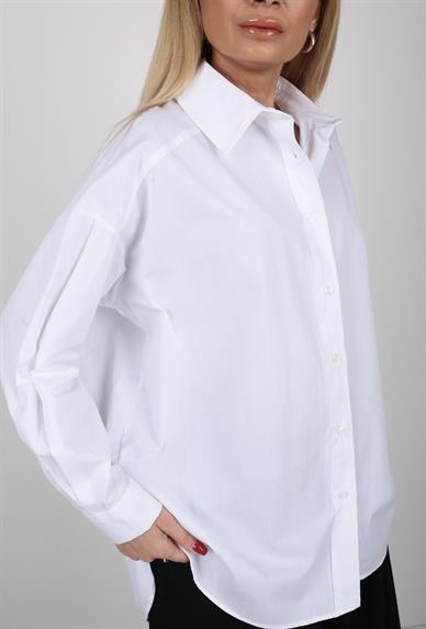 Beyaz Oversize Yanı Yırtmaçlı Gömlek