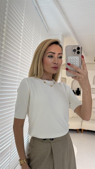 Bisiklet Yaka Arkası Düğmeli Kısa Kol Kazak