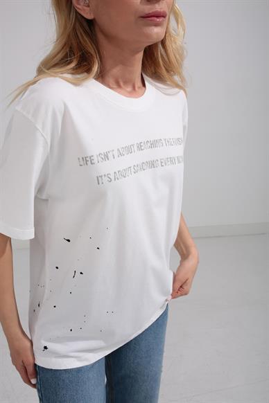 Bisiklet Yaka Baskılı Kalp Nakışlı Beyaz Tshirt