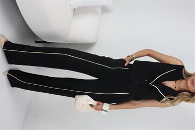 Biyeli Yelekli Siyah Takım