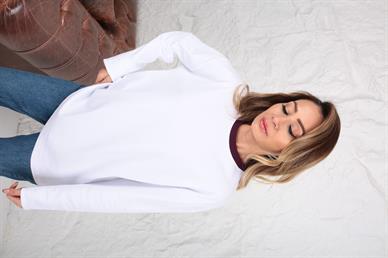 Bordo Yaka Biyeli Beyaz Oversize İnce Sweatshirt