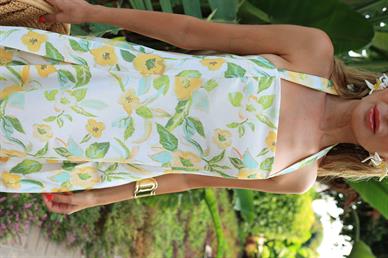 Boyundan Bağlamalı Sarı Çiçekli Keten Elbise